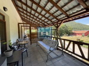 Predivan kompleks od 1000m2 u podnožju Rtnja na prodaju