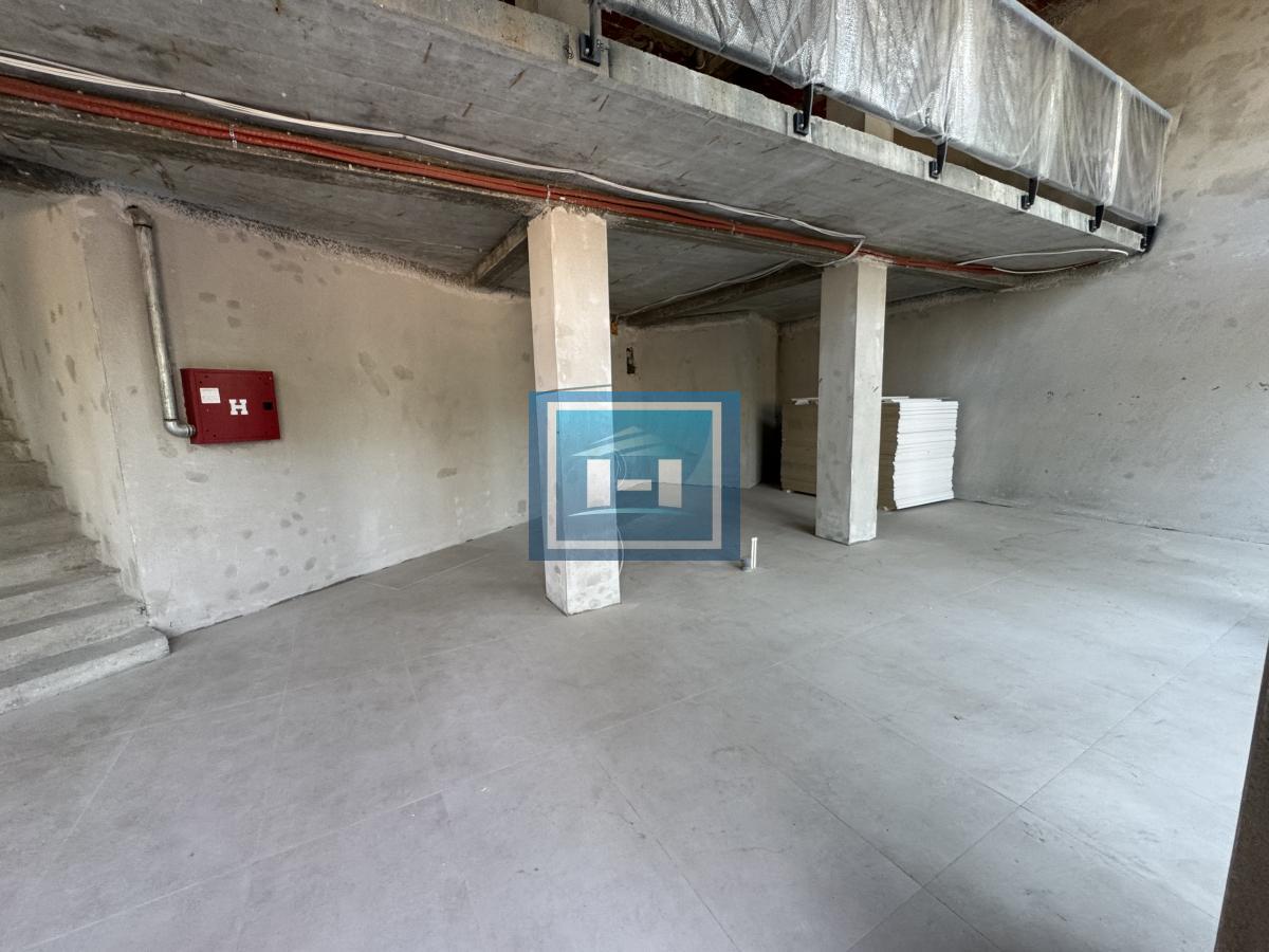 Lokal u novogradnji u centru Paraćina