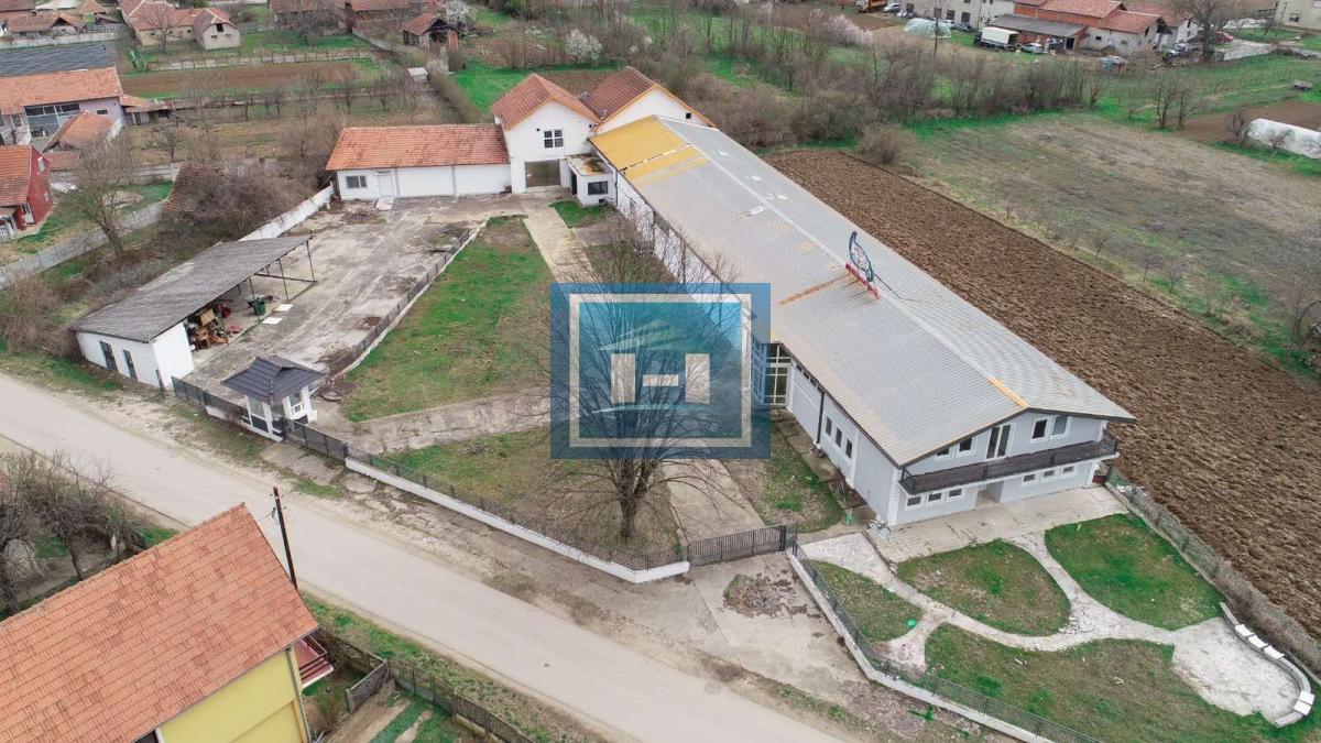 Poslovno-stambeni kompleks na odličnoj lokaciji – 5 km od auto-puta!