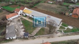 Poslovno-stambeni kompleks na odličnoj lokaciji – 5 km od auto-puta!