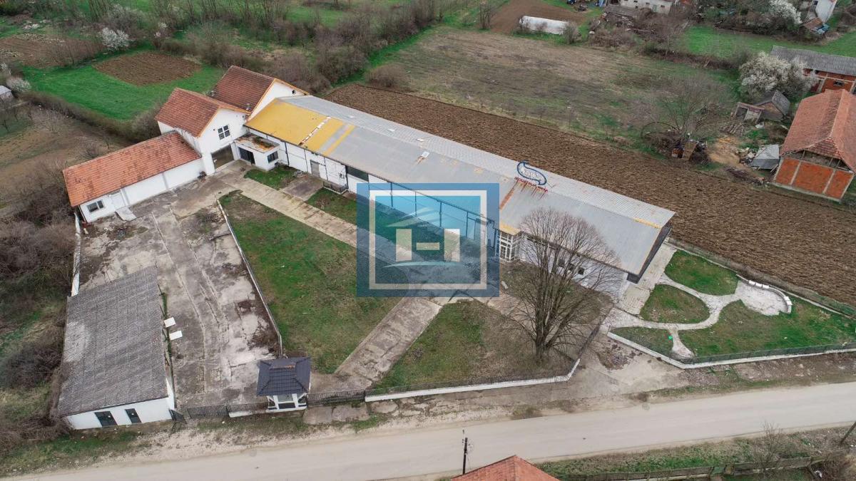 Poslovno-stambeni kompleks na odličnoj lokaciji – 5 km od auto-puta!