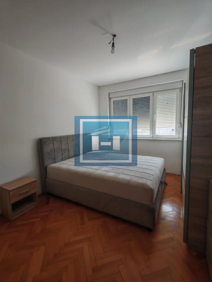 Na prodaju održavan stan u centru grada – odlična prilika za život ili investiciju!