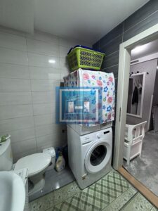 Fenomenalan trosoban stan u novoj zgradi sa garažom