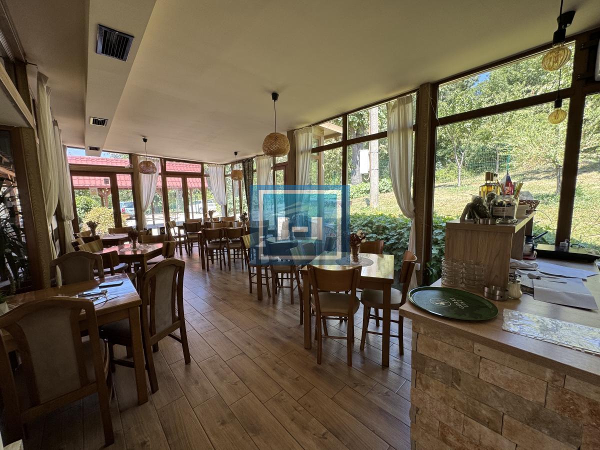 Predivan kompleks od 1000m2 u podnožju Rtnja na prodaju