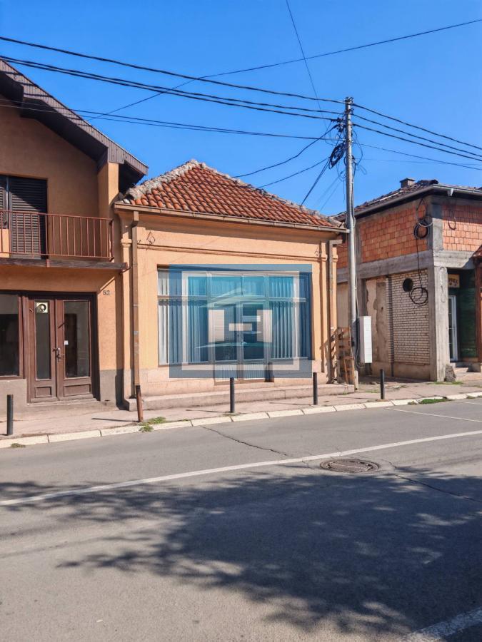 Stambeno-poslovni objekat na odličnoj lokaciji u Paraćinu