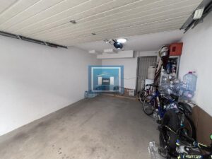 Fenomenalan trosoban stan u novoj zgradi sa garažom