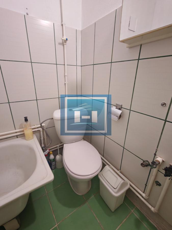Na prodaju održavan stan u centru grada – odlična prilika za život ili investiciju!