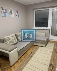 Garsonjera sa terasom na lepoj lokaciji!