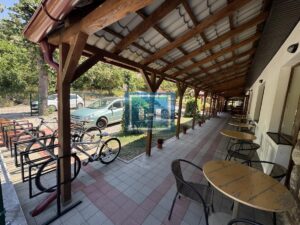 Predivan kompleks od 1000m2 u podnožju Rtnja na prodaju