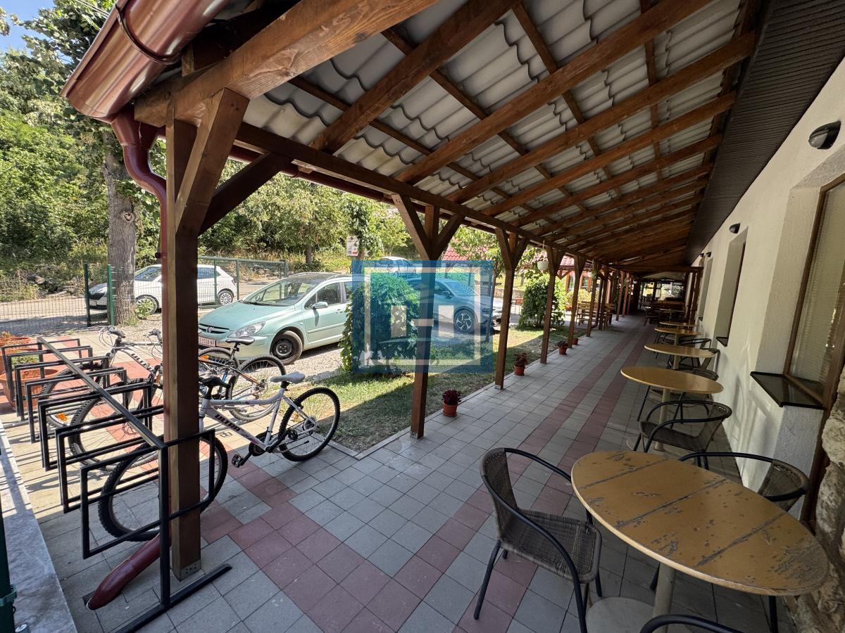 Predivan kompleks od 1000m2 u podnožju Rtnja na prodaju
