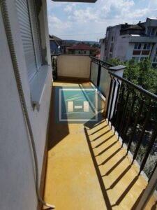 Na prodaju održavan stan u centru grada – odlična prilika za život ili investiciju!