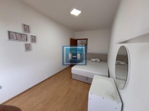 Izdaje se kompletno renoviran jednosoban stan u lepom delu grada
