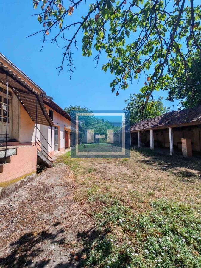 SUPER POVOLJNA VELIKA KUĆA U VARVARINU – IDEALNA ZA DVE PORODICE ILI KAO INVESTICIJA!