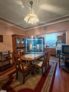 SUPER POVOLJNA VELIKA KUĆA U VARVARINU – IDEALNA ZA DVE PORODICE ILI KAO INVESTICIJA!