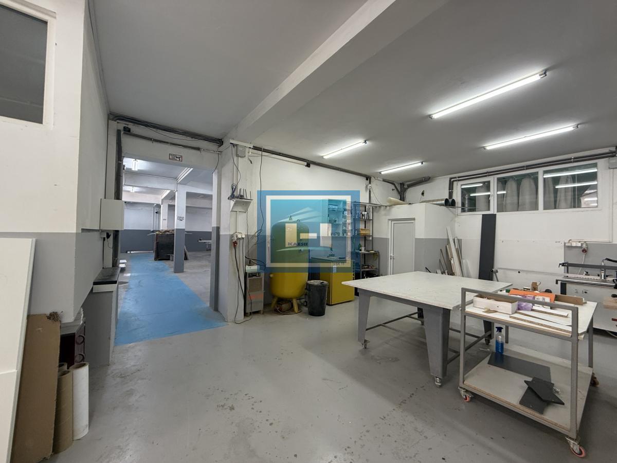 IZDAJE SE HALA SA KANCELARIJAMA STANOM I DIREKTORSKOM KANCELARIJOM U INDUSTRIJSKOJ ZONI