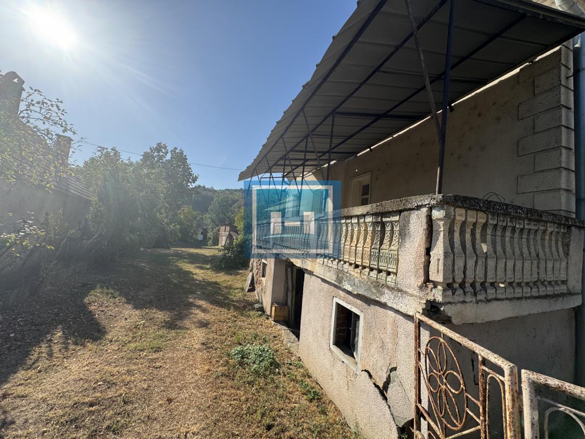 KUĆA + 29,13 ARI PLACA — SAMO 18.000 €!