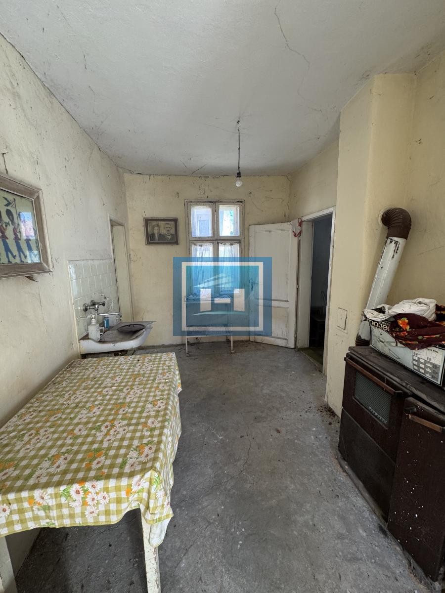 KUĆA + 29,13 ARI PLACA — SAMO 18.000 €!