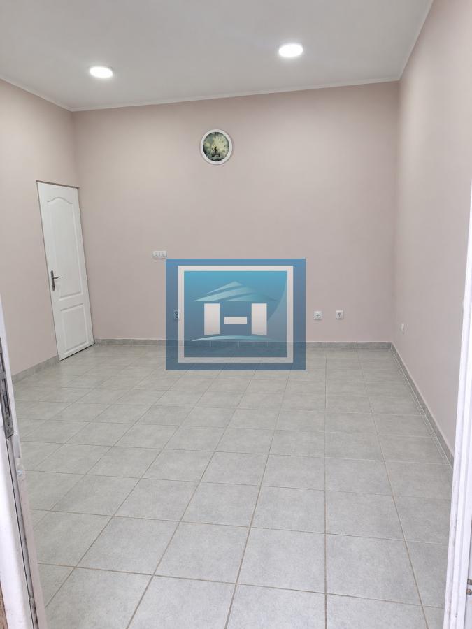 Poslovni prostor na dva nivoa – idealan za kancelariju, salon lepote ili druge poslovne namene