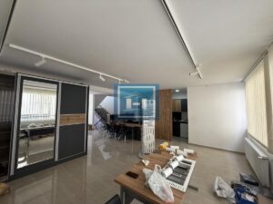 IZDAJE SE HALA SA KANCELARIJAMA STANOM I DIREKTORSKOM KANCELARIJOM U INDUSTRIJSKOJ ZONI