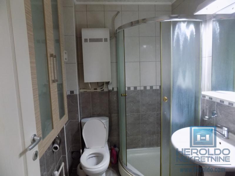 Izdavanje stana u Ćupriji