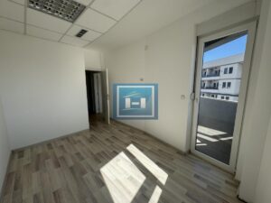 Prostran stan 70 m² sa tri spavaće sobe – Centar Ćuprije