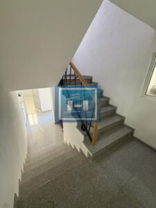 IZDAJE SE HALA SA KANCELARIJAMA STANOM I DIREKTORSKOM KANCELARIJOM U INDUSTRIJSKOJ ZONI