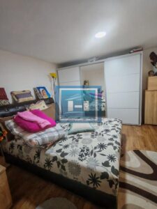 Kuća sa tri zasebne stambene jedinice