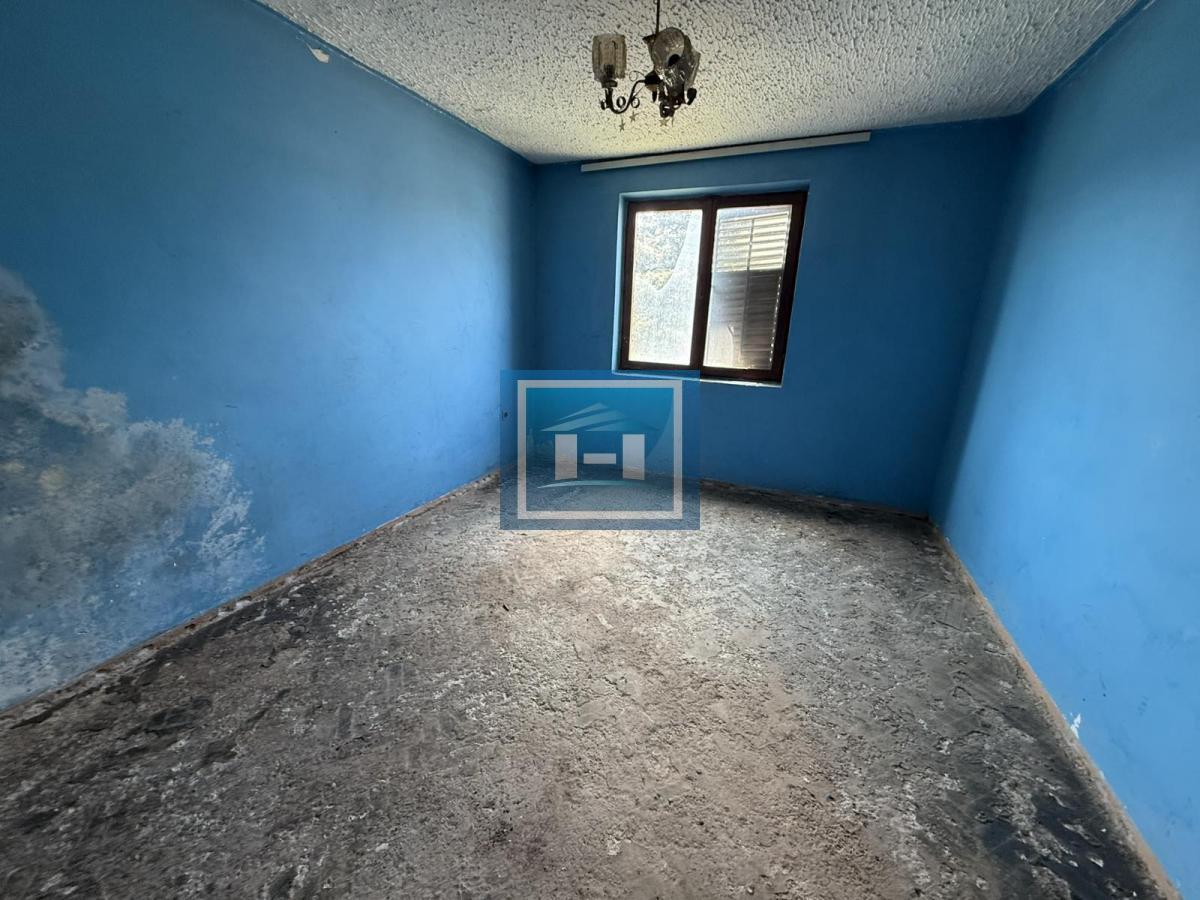 Kuća 170 m² sa podrumom i garažom – plac 4,63 ara