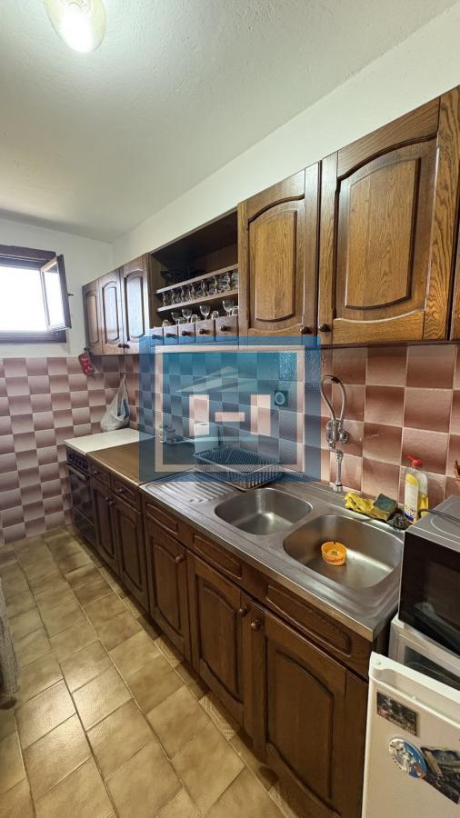 Ozakonjena kuća na 4km od grada-5,61a placa i dva pomoćna objekta