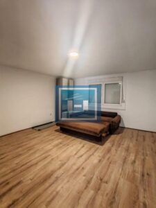 Kuća 72 m² na placu od 5 ari – renovirana, mirna lokacija