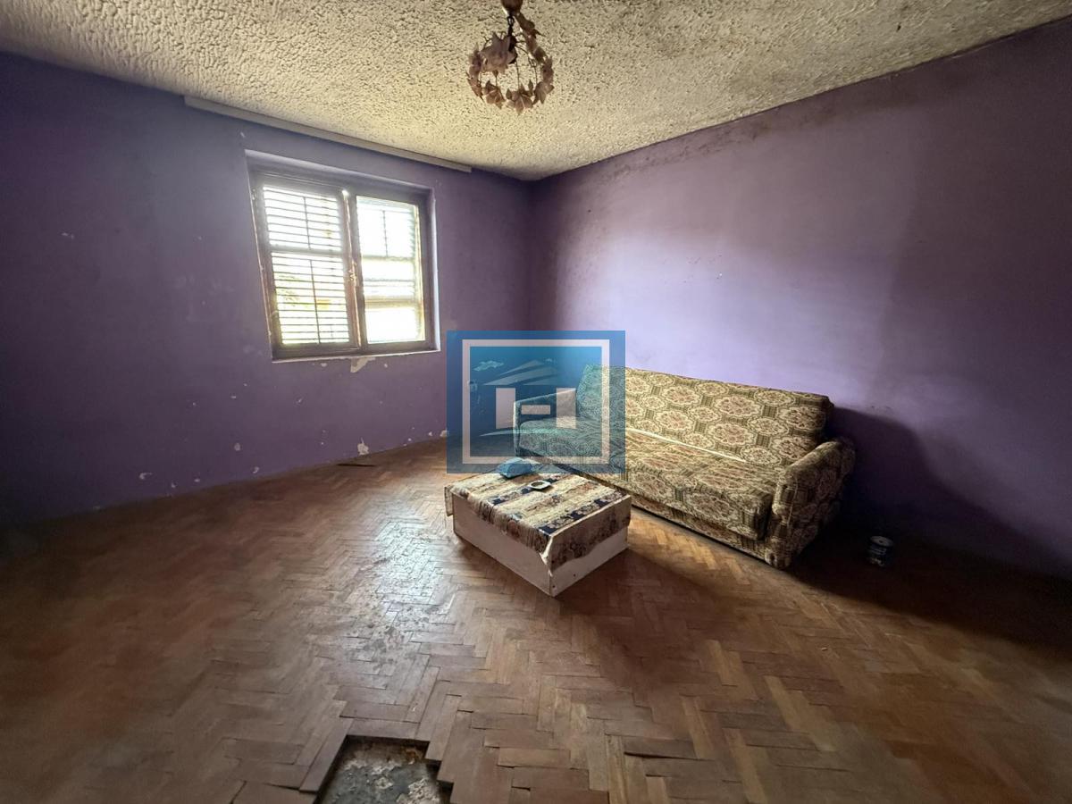 Kuća 170 m² sa podrumom i garažom – plac 4,63 ara