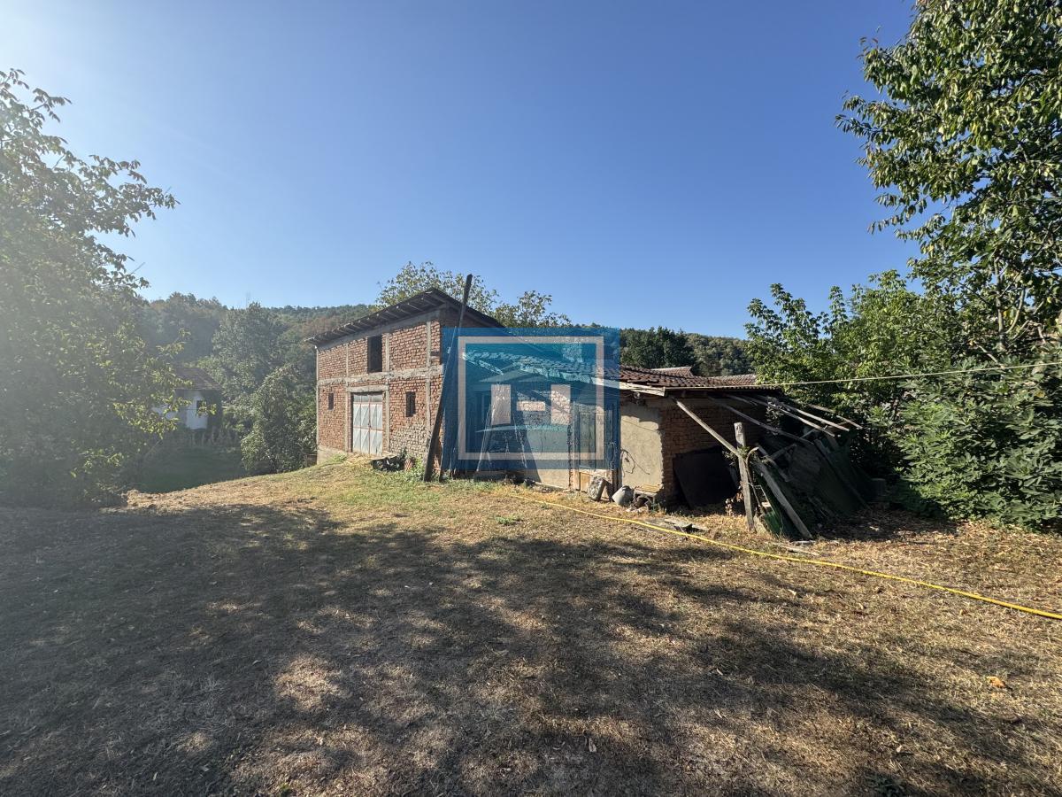 KUĆA + 29,13 ARI PLACA — SAMO 18.000 €!