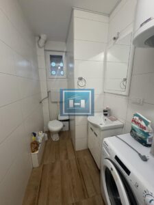 Renoviran dvosoban stan u prizemlju