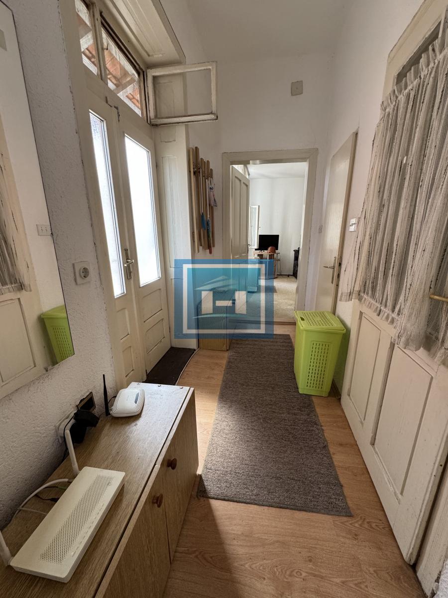 DVE SOBE, CELA KUĆA I SAMO 80 € PO OSOBI