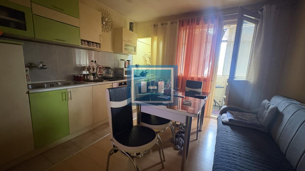 Stan u Dragocvetu sa garažom i podrumom-48 m²,7km od Jagodine