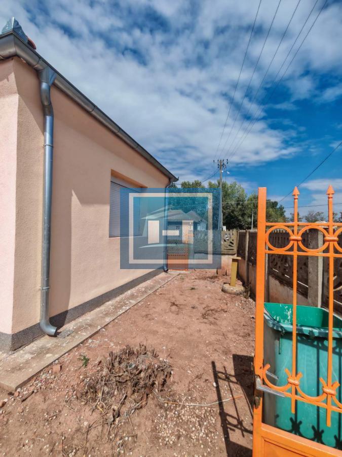 Kuća 72 m² na placu od 5 ari – renovirana, mirna lokacija