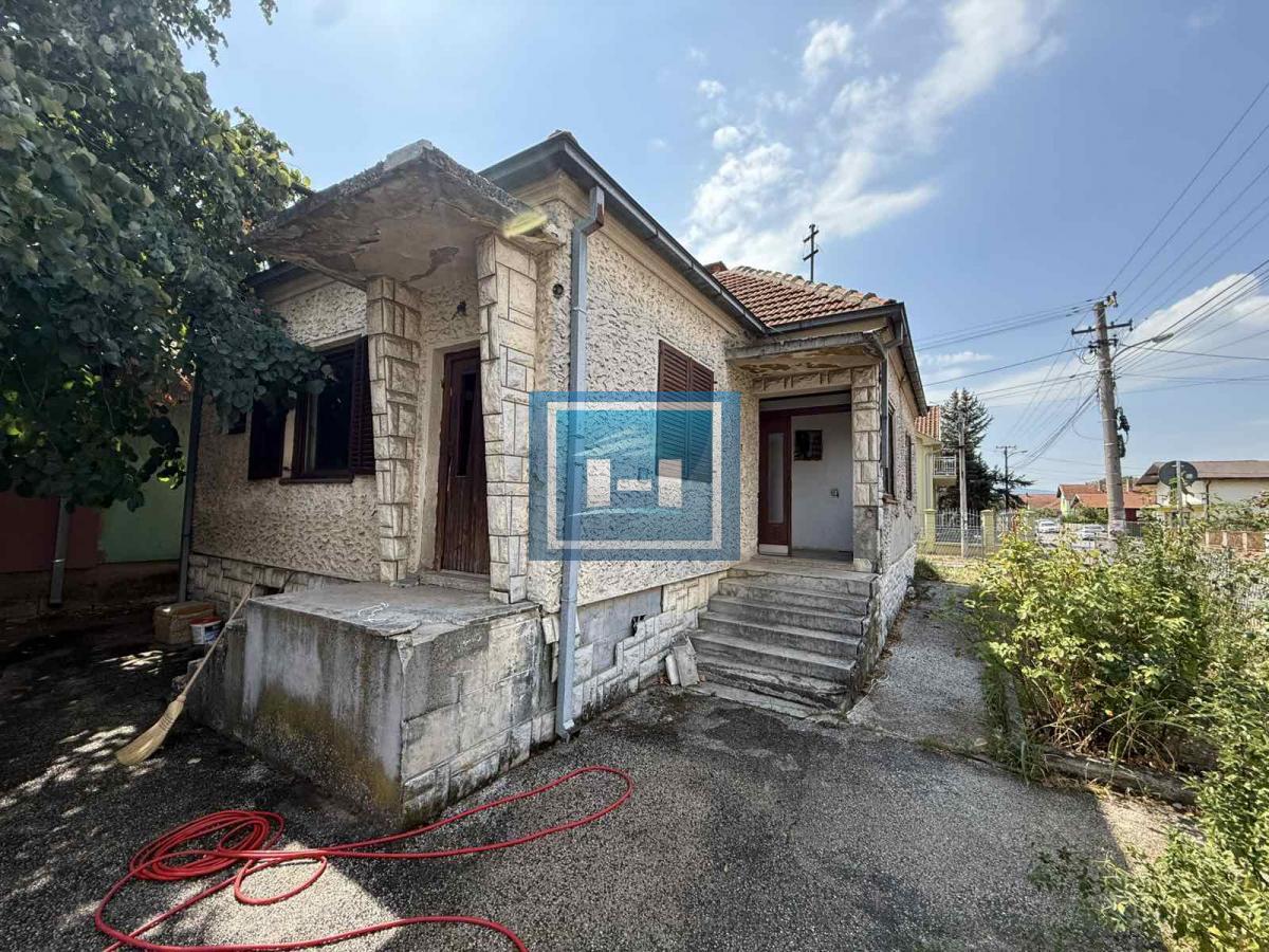 Kuća 170 m² sa podrumom i garažom – plac 4,63 ara