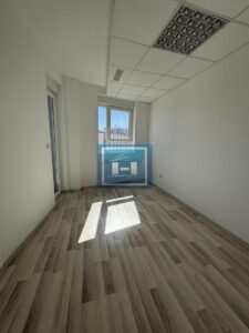 Prostran stan 70 m² sa tri spavaće sobe – Centar Ćuprije