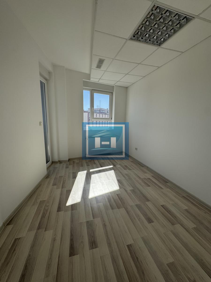 Prostran stan 70 m² sa tri spavaće sobe – Centar Ćuprije