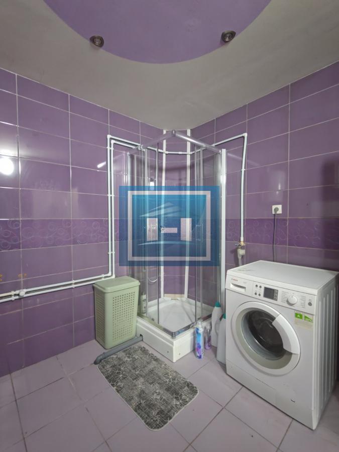 Kuća sa tri zasebne stambene jedinice