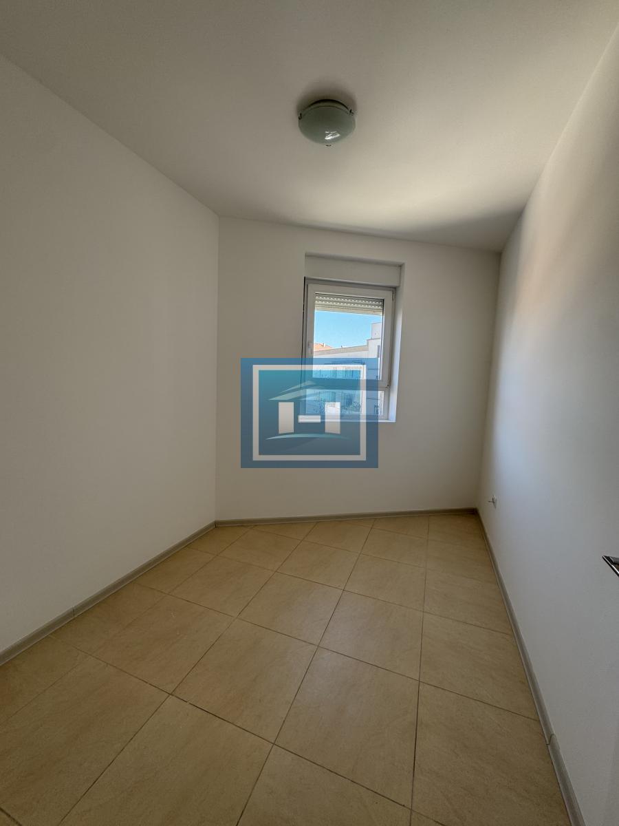 Prostran stan 70 m² sa tri spavaće sobe – Centar Ćuprije
