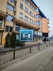 CENTAR. ATRAKTIVNA LOKACIJA. 85 m². SPREMAN ZA VAŠ BIZNIS.