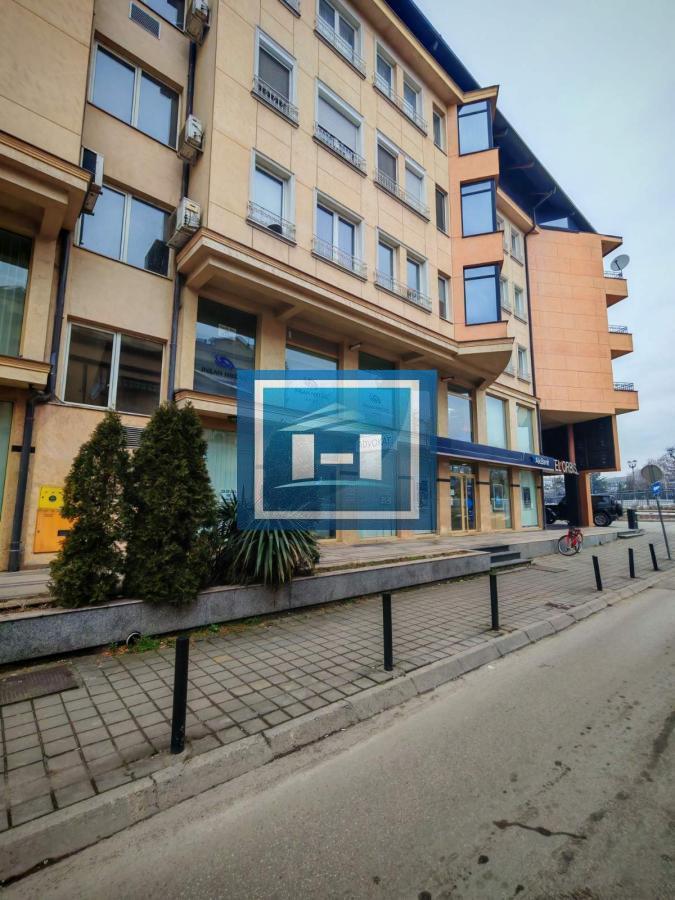 CENTAR. ATRAKTIVNA LOKACIJA. 85 m². SPREMAN ZA VAŠ BIZNIS.