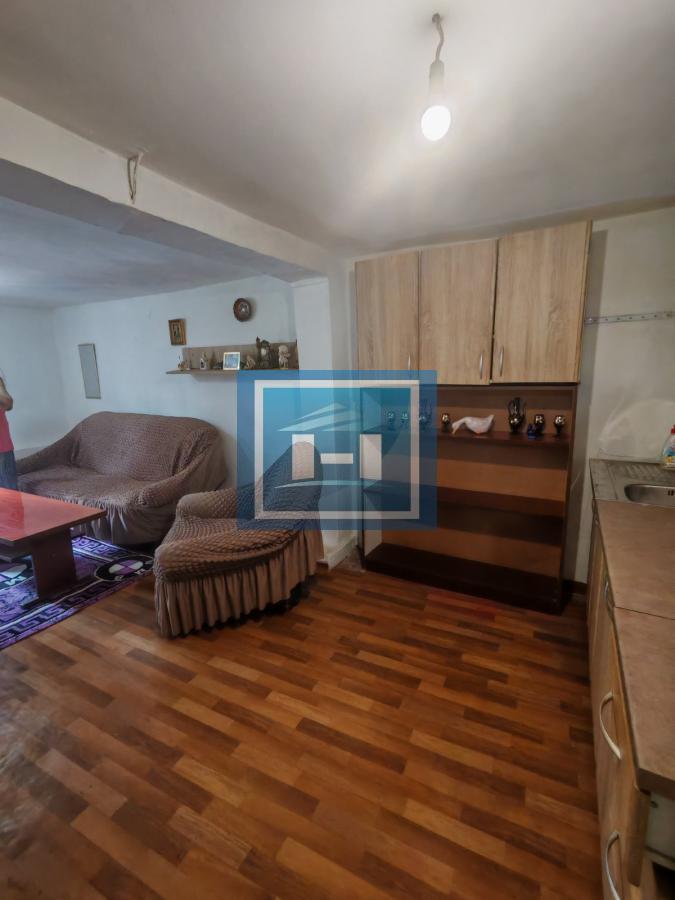 Kuća sa tri zasebne stambene jedinice
