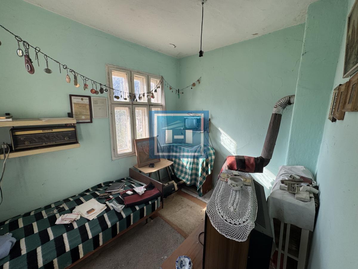 KUĆA + 29,13 ARI PLACA — SAMO 18.000 €!