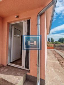 Kuća 72 m² na placu od 5 ari – renovirana, mirna lokacija