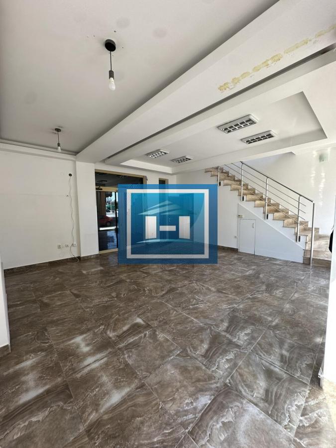 CENTAR. ATRAKTIVNA LOKACIJA. 85 m². SPREMAN ZA VAŠ BIZNIS.