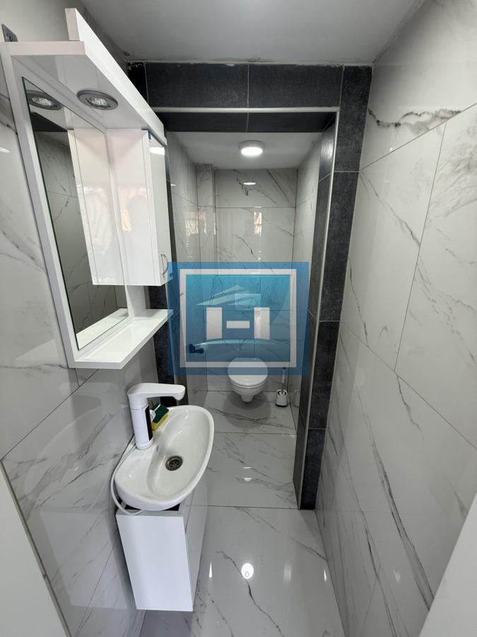 IZDAVANJE LOKALA 56 m² SA DVORIŠTEM OD 46 m² – KOMPLETNO RENOVIRAN