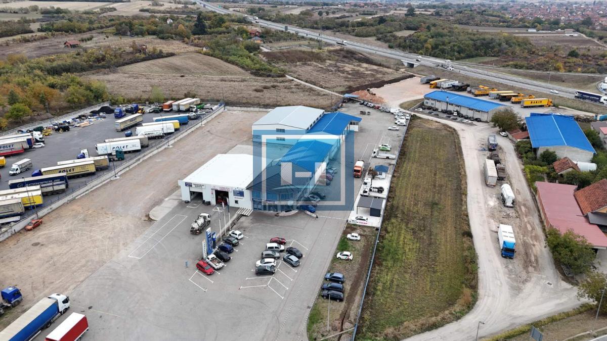 IZDAJEMO HALU OD 675 m² NA TOP LOKACIJI – IDEALNA ZA OZBILJNO POSLOVANJE!