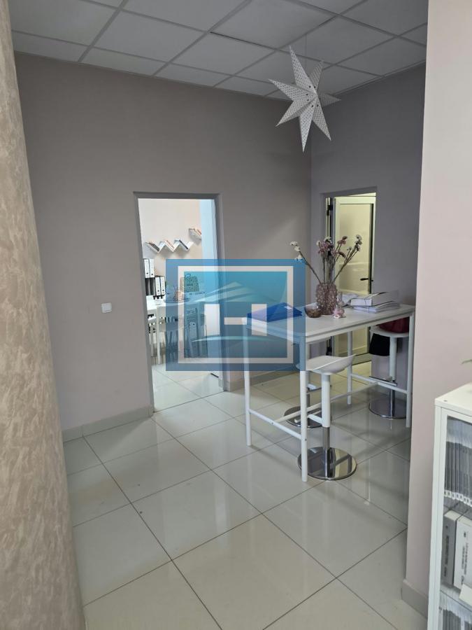 Poslovni prostor 134 m², Centar Jagodina, prvi sprat